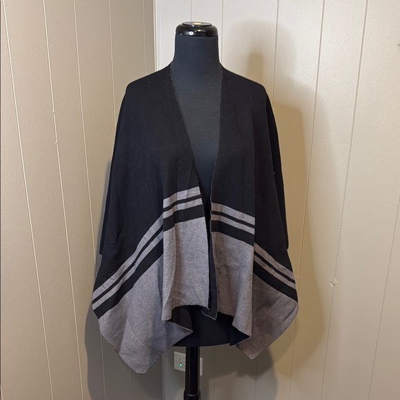 Echo Women’s One size Black and Gray Striped Poncho - Picture 1 of 5